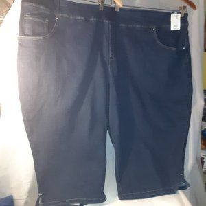 Terra And Sky Women's Dark Wash Pull On Capri Jean